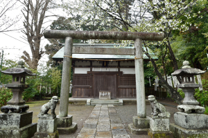 頼朝の墓・白旗神社 頼朝の墓・白旗神社