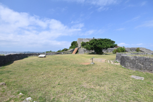勝連城・三の郭