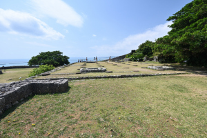 勝連城・二の郭