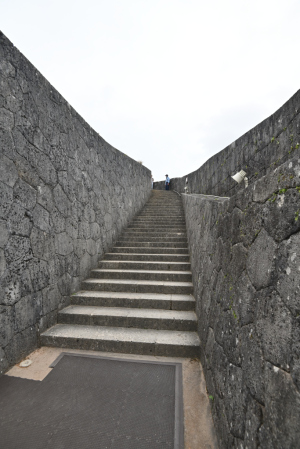 首里城・御内原脇の通路