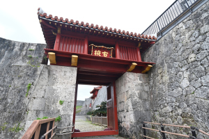 首里城・右掖門