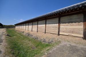 上野国分寺・築垣