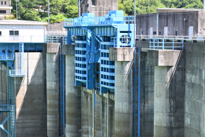 大町ダム・コンジットゲート